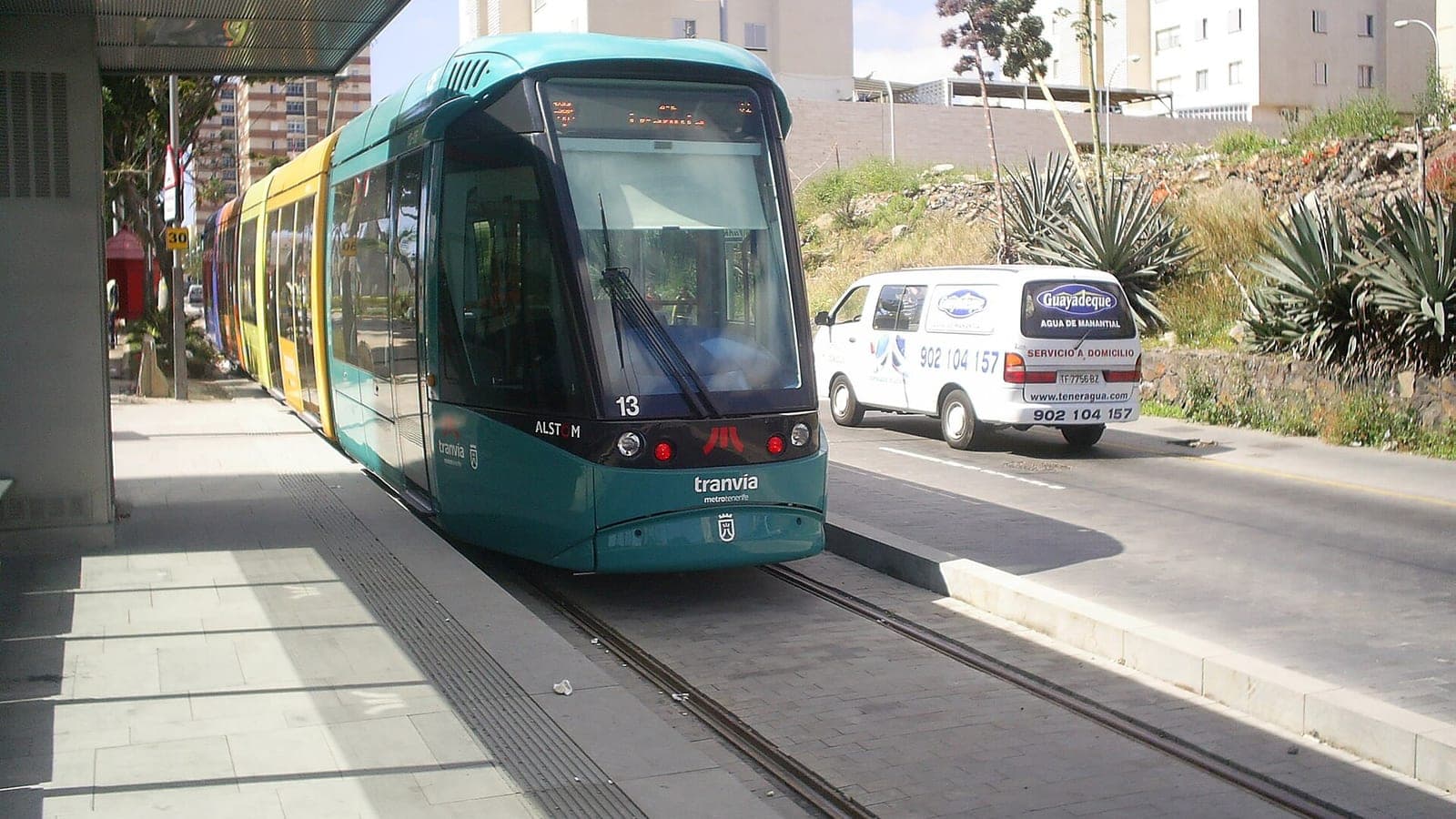 So bewegt man sich auf Teneriffa: Busse, Straßenbahn, ten+-Karte und Auto
