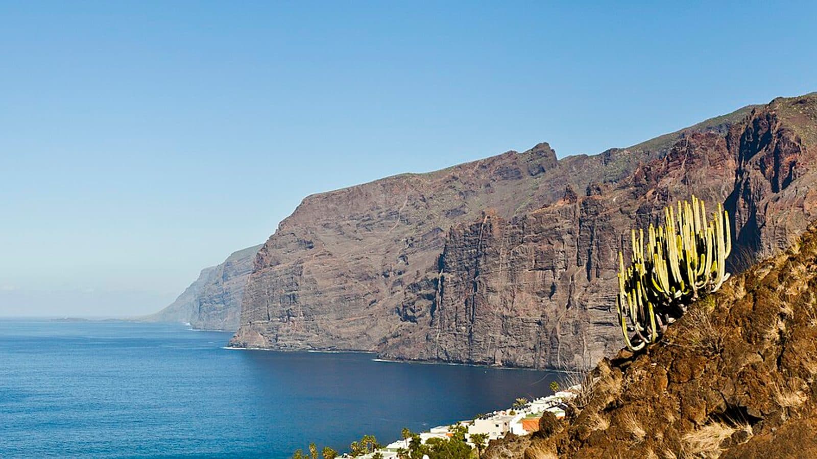 Acantilados de Los Gigantes y bahía de Masca