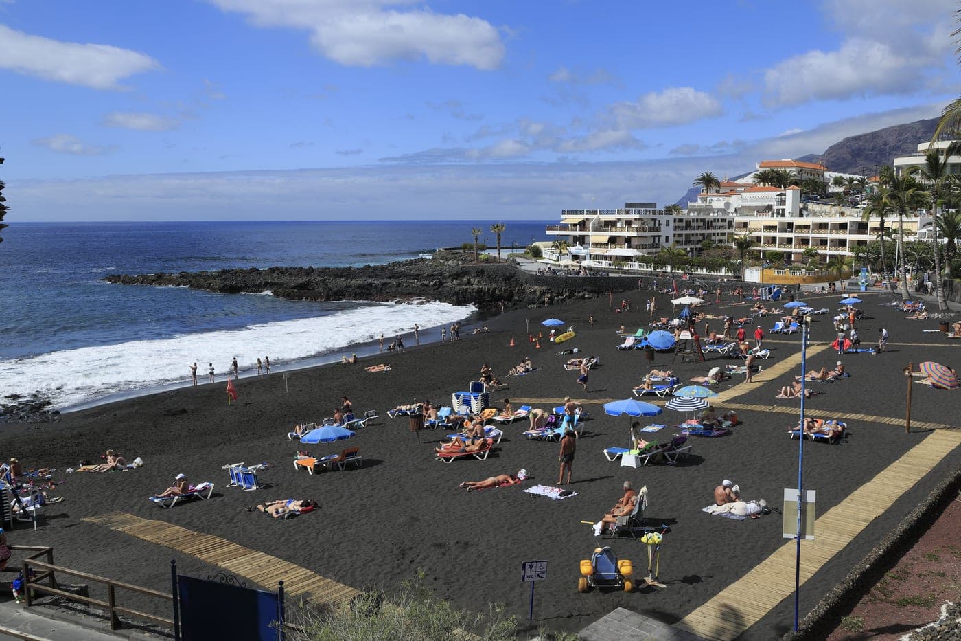Puerto de Santiago y Playa de la Arena